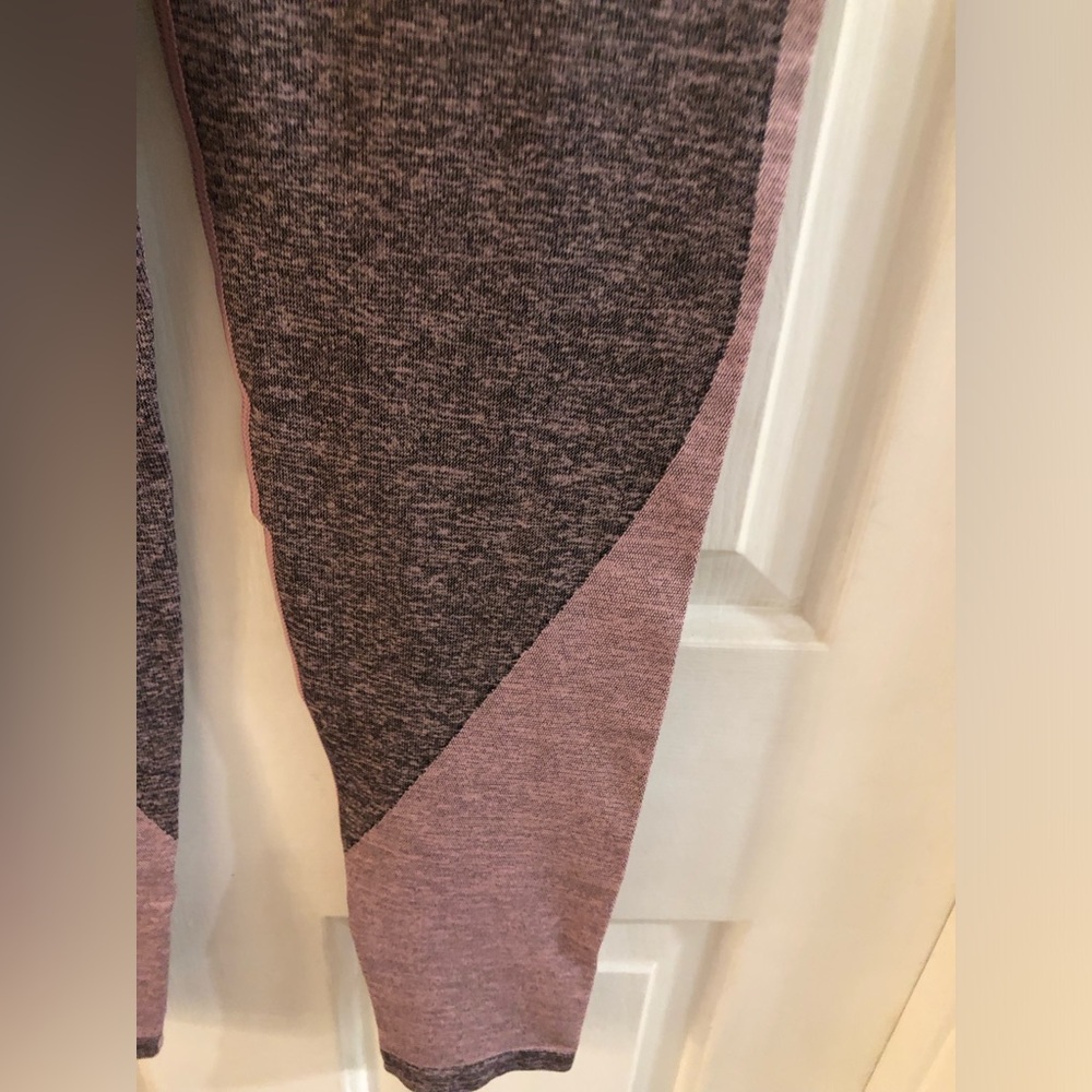 Victoria Secret PINK Seamless Leggings - Picture 4 of 7